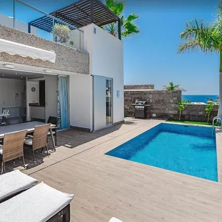 F Con Piscina En Excelente Ubicacion * Costa Adeje (Tenerife)
